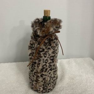 Cheetah wine sleeve